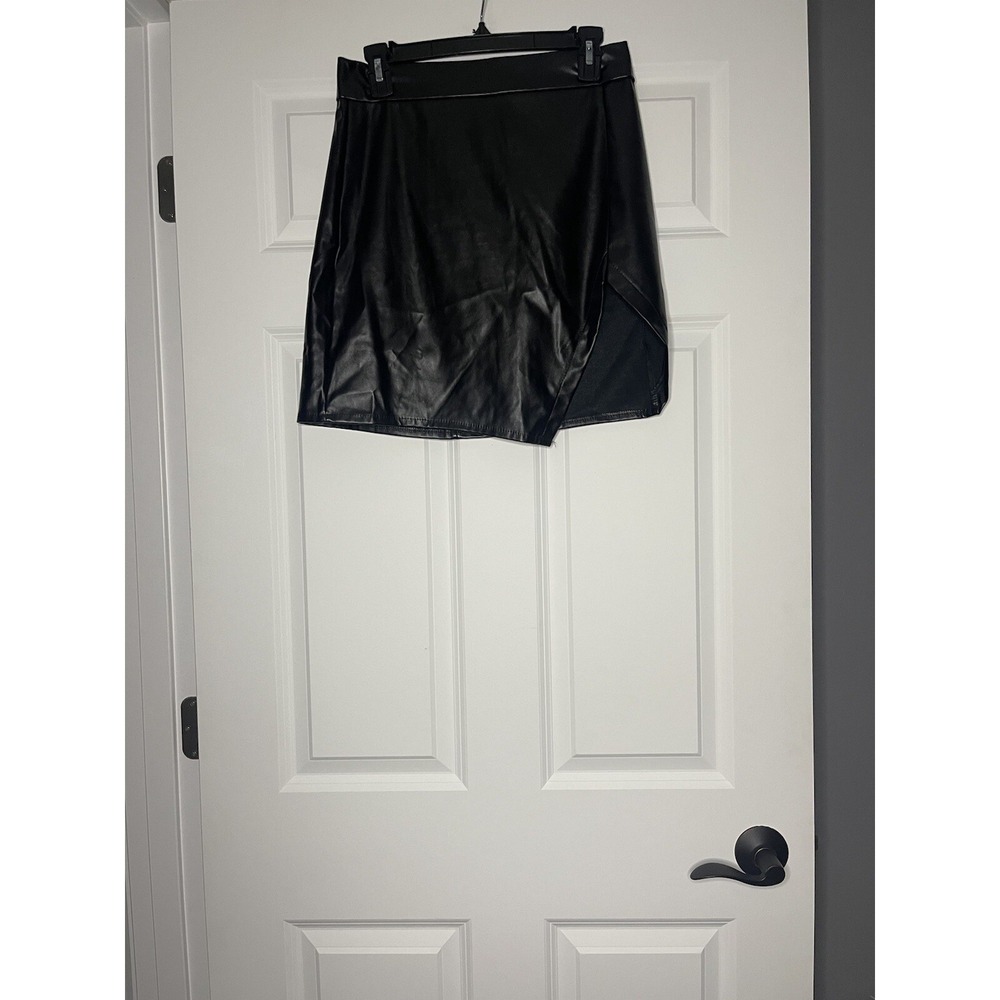 Choles Faux Leather Asymmetrical Mini Skirt large Black NWT